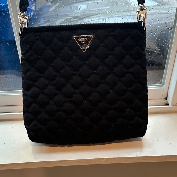 Guess Quilted Black Shoulder Bag - Picture 2 of 9